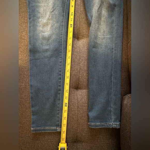 Guess Jeans - Picture 6 of 6